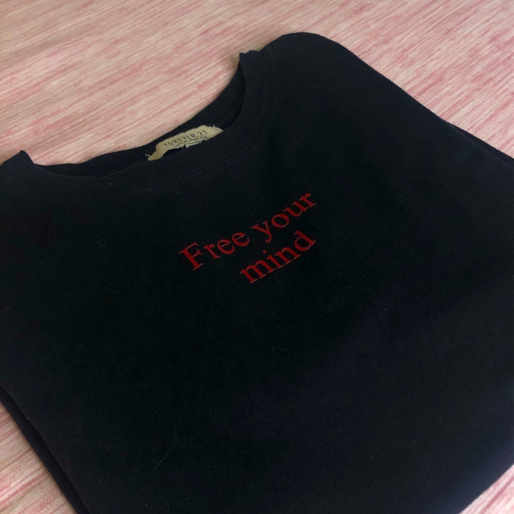 Forever 21 Free your Mind Tee (black)